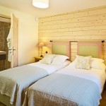 Chalet des Anges, Bedroom 1, twin or super-king